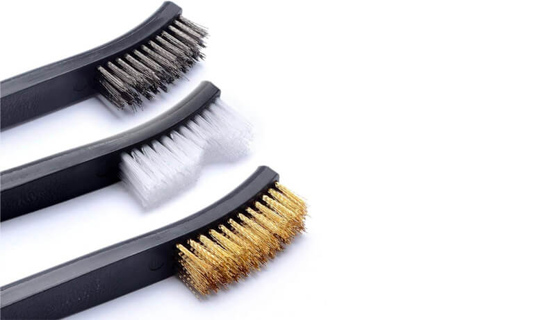 Brosses en nylon, laiton et acier pour armes